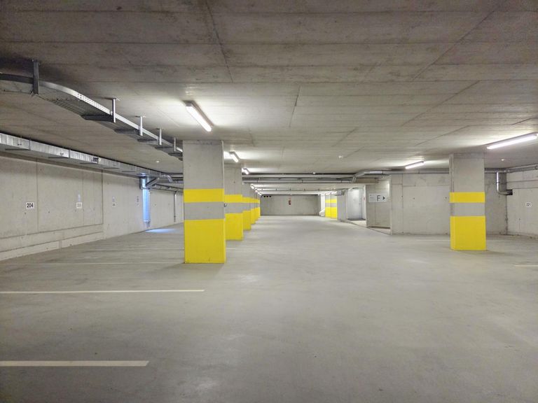 Tiefgarage, überdachter Zugang