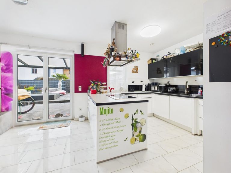 Wohn- und Essbereich 4