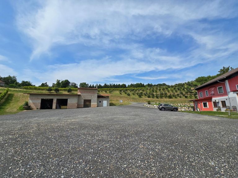 Sicht auf das Nebengebäude