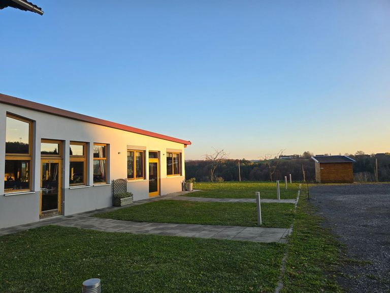 Eingänge vom Parkplatz aus