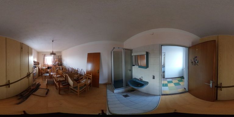 360° Wohnbereich mit Sanitäranschluss