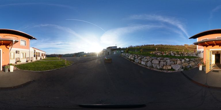 360° von der Straße aus
