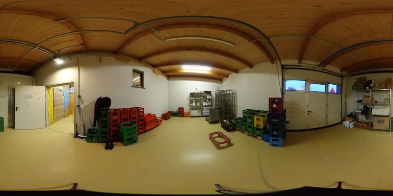 360° Einfahrt und Sicht zu den Lagerbereichen