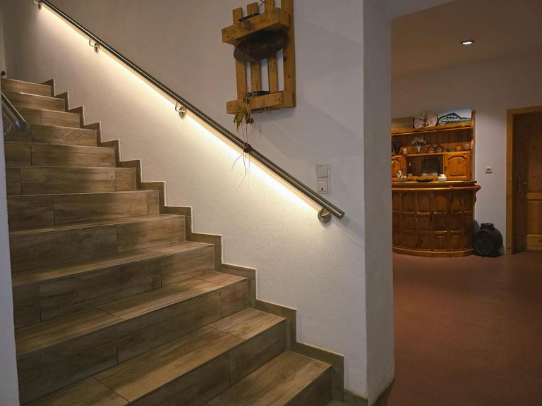 Stiegenaufgang in das 1. OG