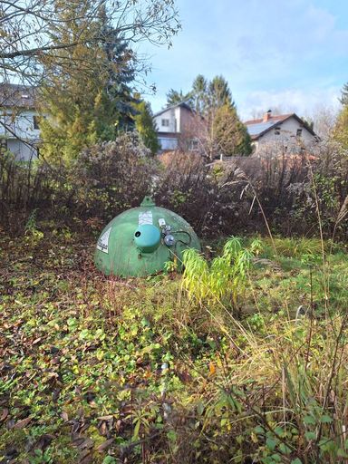 Gastank zur Heizung des Poolwassers