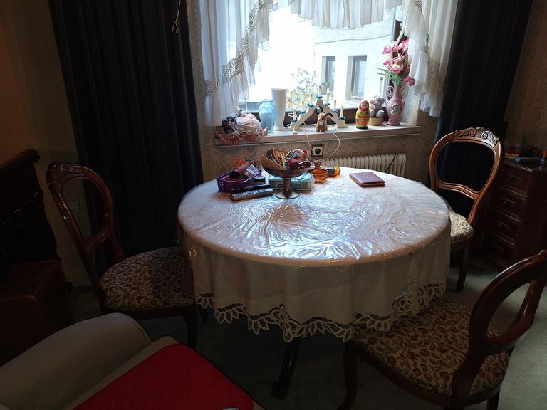 EG, Essplatz bei der Küche