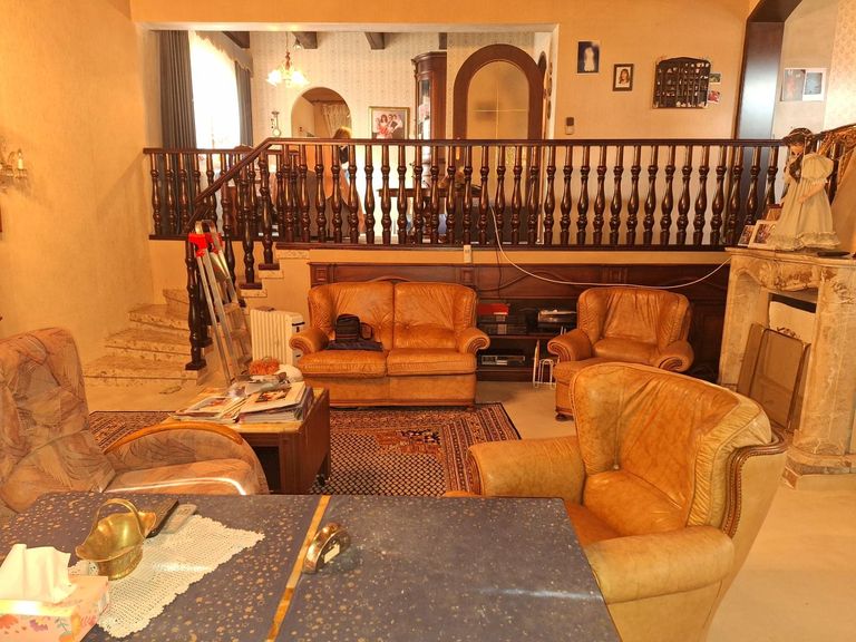 EG, Wohnzimmer Blickrichtung Küche und Galerie