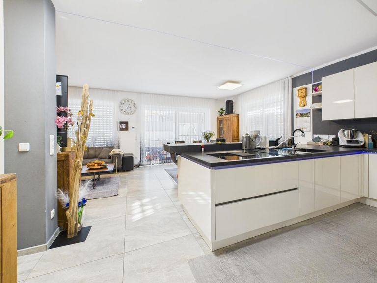 Wohn-, Ess- und Kochbereich 1