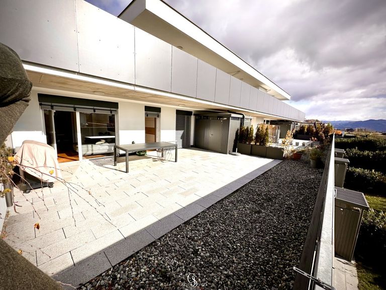 Überdachte Terrasse / Freifläche