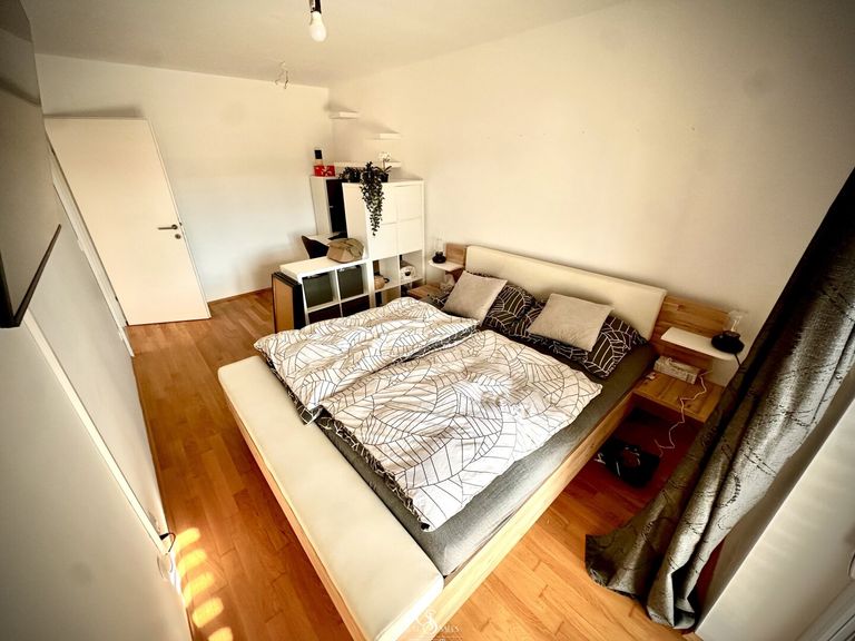 Schlafzimmer 1