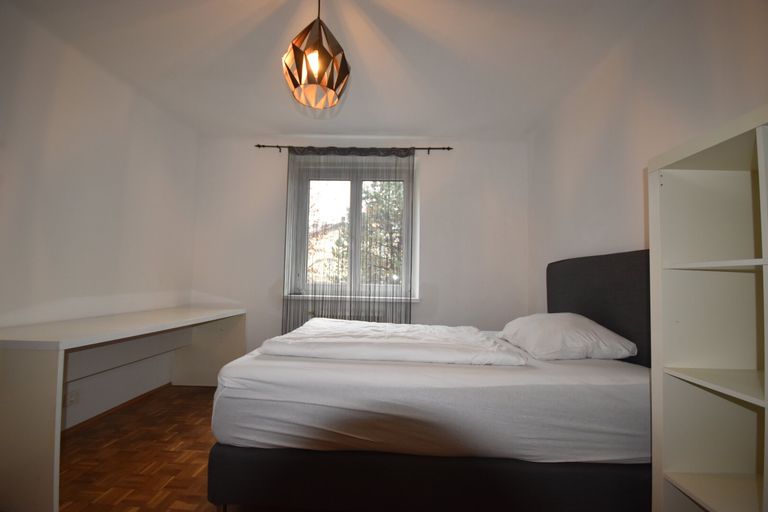 Ansicht - Geräumige 3 Zimmer WG-Wohnung mit kleinem Balkon im Innenhof Miete Andräviertel Salzburg