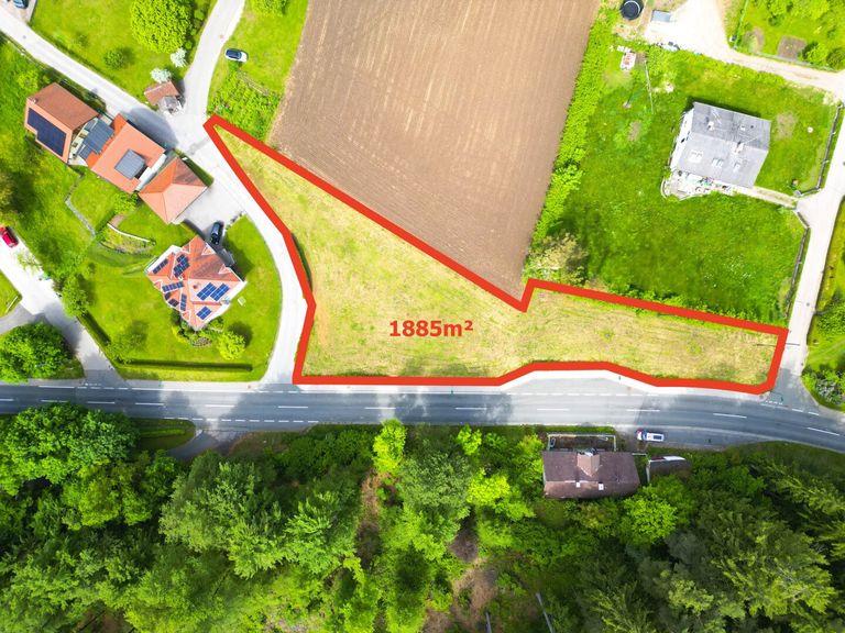 Luftbild mit eingezeichnetem Grundstück