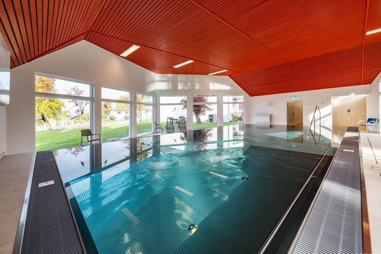Hallenbad 2