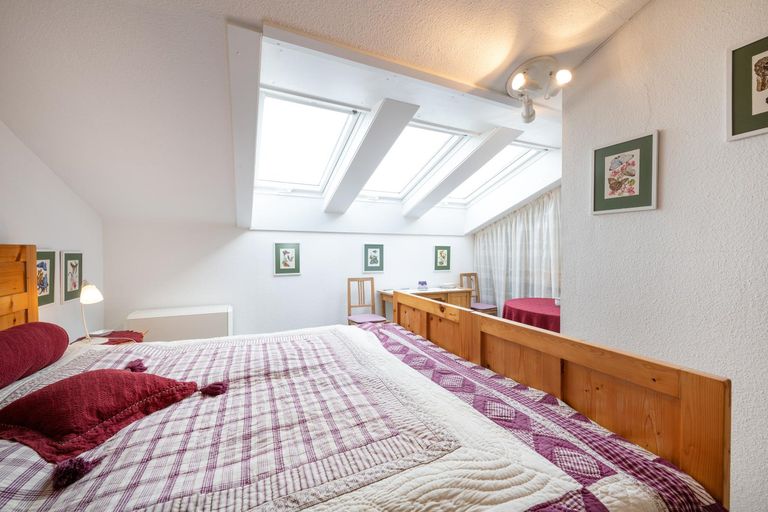 Schlafzimmer mit Schranknische OG