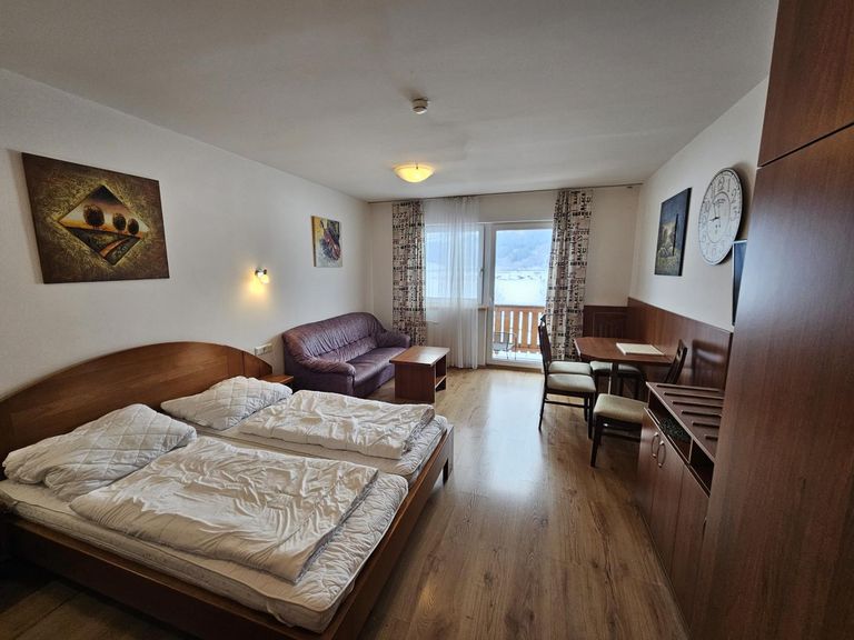 Wohn-Schlafbereich mit Aussicht