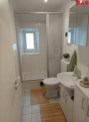 Badezimmer (dezent mit KI bearbeitet)