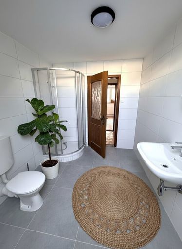 Badezimmer mit Waschmaschinen-Anschluss