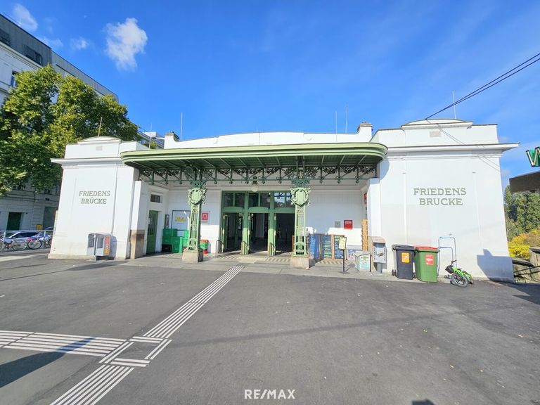 U4-Station Friedensbrücke