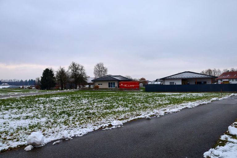 Grundstücksaufnahme 12