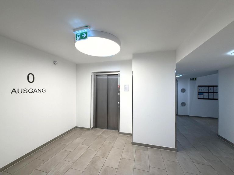 Eingang Wohnhausanlage / Stiegenhaus