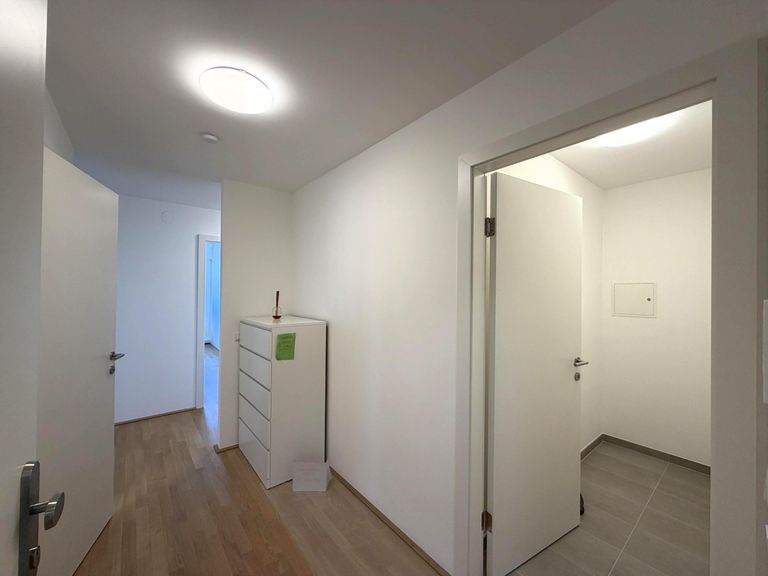 Wohnungseingang 1 / 2, Abstellzimmer