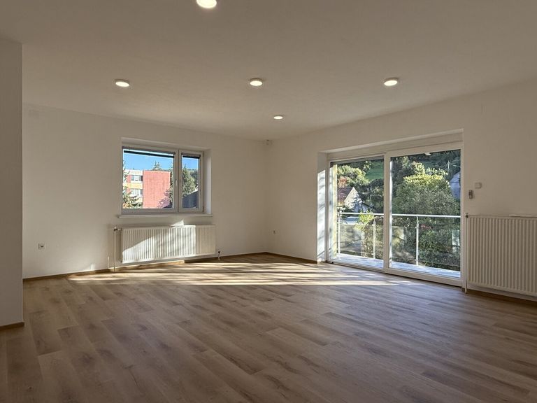 Obergeschoss - Wohnzimmer mit Balkon