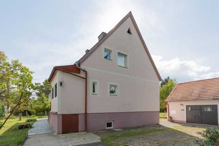 Frühjahrsaufnahme Hausansicht