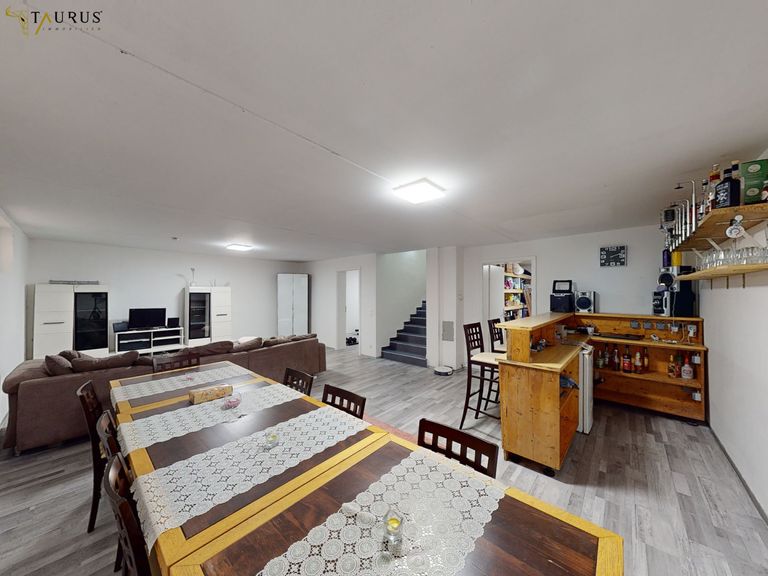 Keller - großer Partyraum