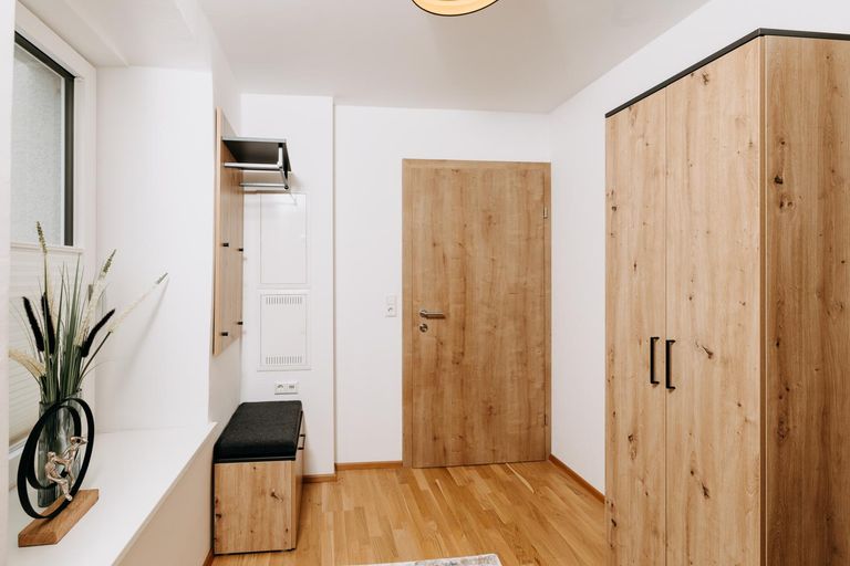 Eingangsbereich samt Garderobe