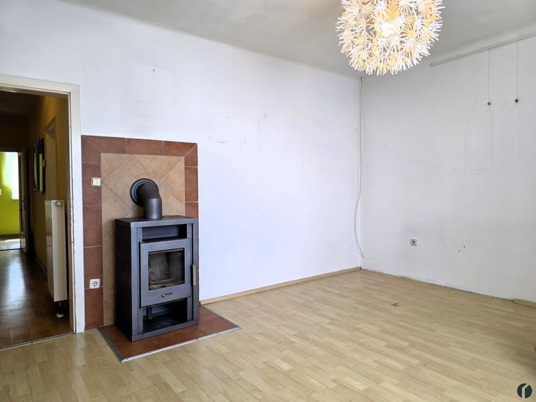 Wohnzimmer mit Kamin