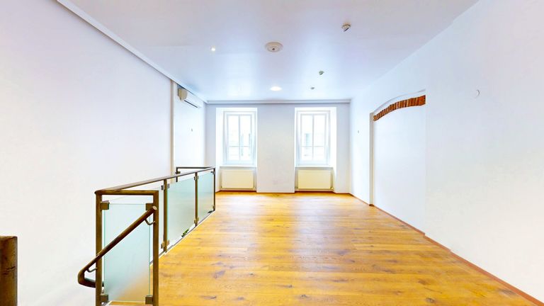 Gewerbefläche/Treppenaufgang