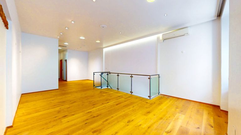 Gewerbefläche/Treppenaufgang