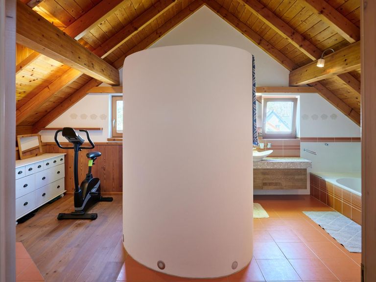 Badezimmer mit Platz für eine Sauna