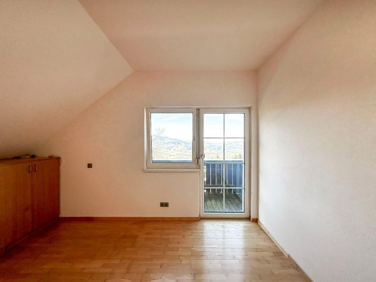 Zimmer DG Hauptwohnung