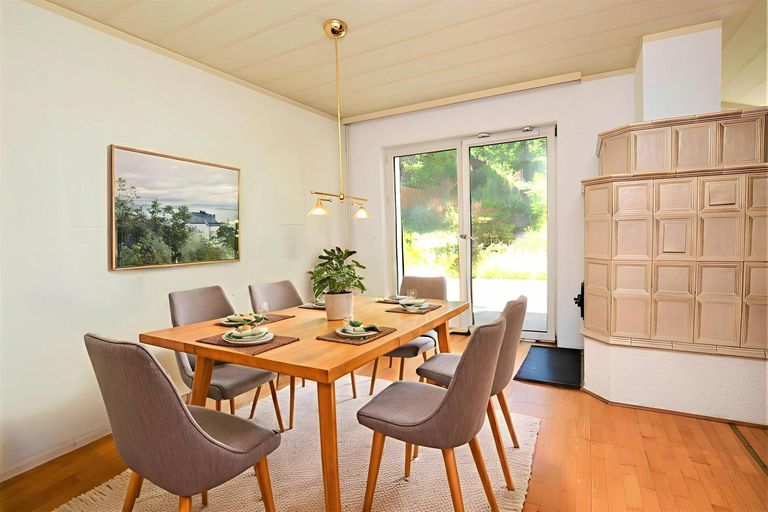 Esszimmer (virtuell eingerichtet)