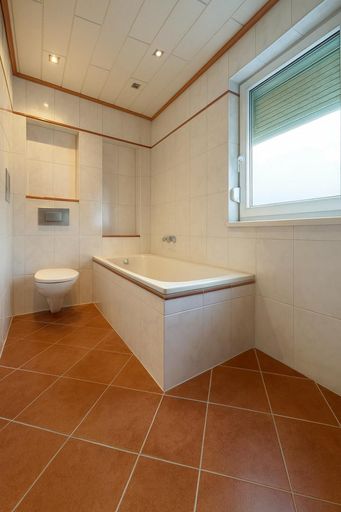 Badezimmer mit Wanne