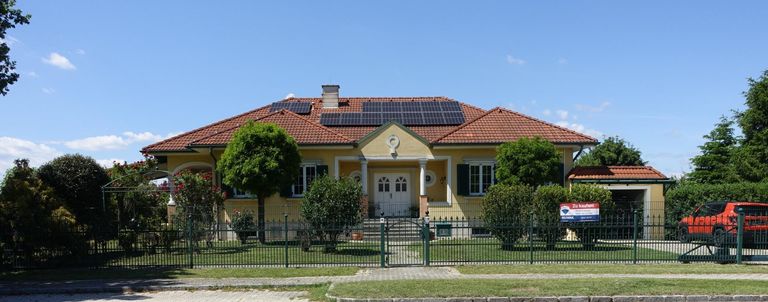 Straßenansicht
