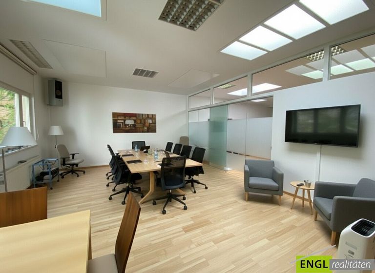 Besprechungsraum mit KI bearbeitet