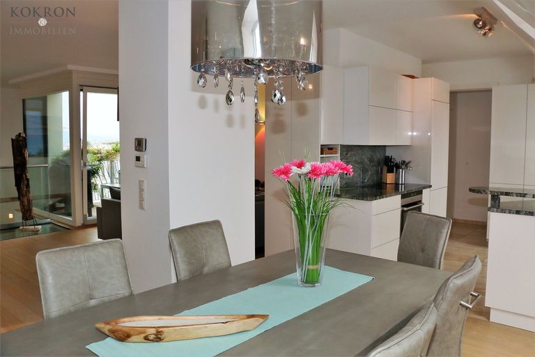 Essbereich für bis zu 12 Personen