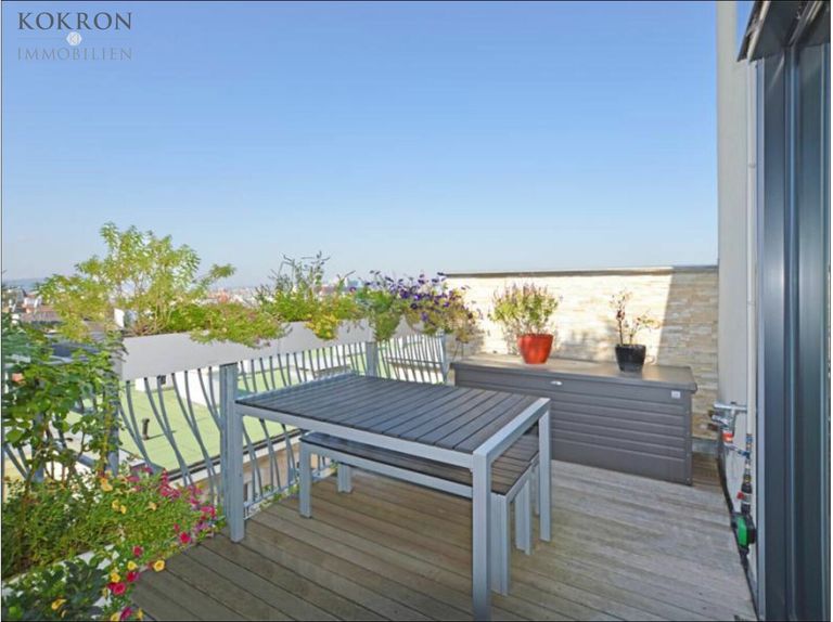 Terrasse bei Wohnbereich inkl. Weber Gasgriller