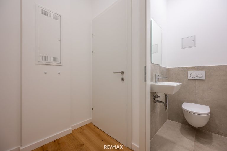 Vorraum | WC mit Gästewaschbecken