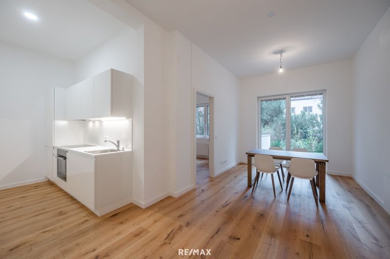 Halboffener Wohn-Küchenbereich