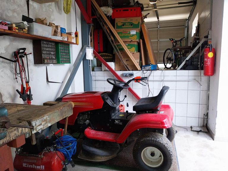 Garage mit Werkstatt