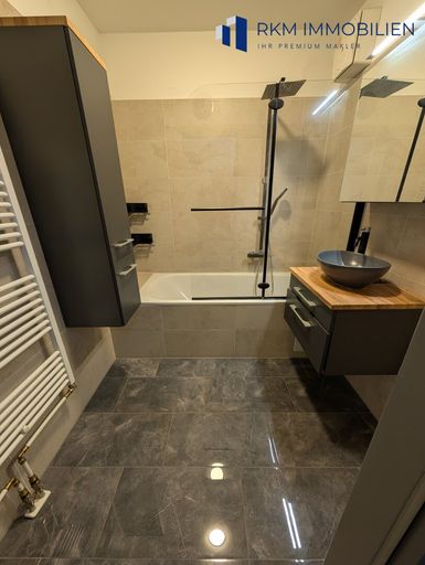 Badezimmer mit Badewanne