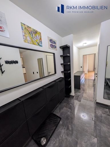 Flur - zentral begehbar