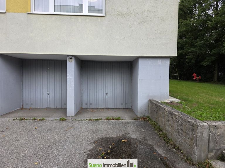 Garage zur Wohnung gehörig (rechts)