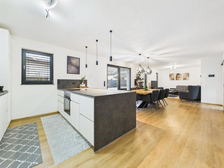 Wohn- und Essbereich 5