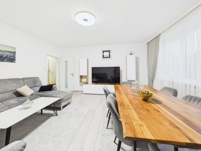 Wohn- und Essbereich 4