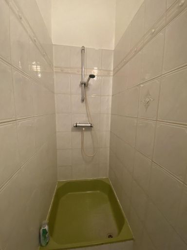 14 Dusche
