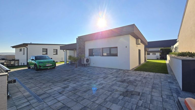 16 Vorderansicht Haus